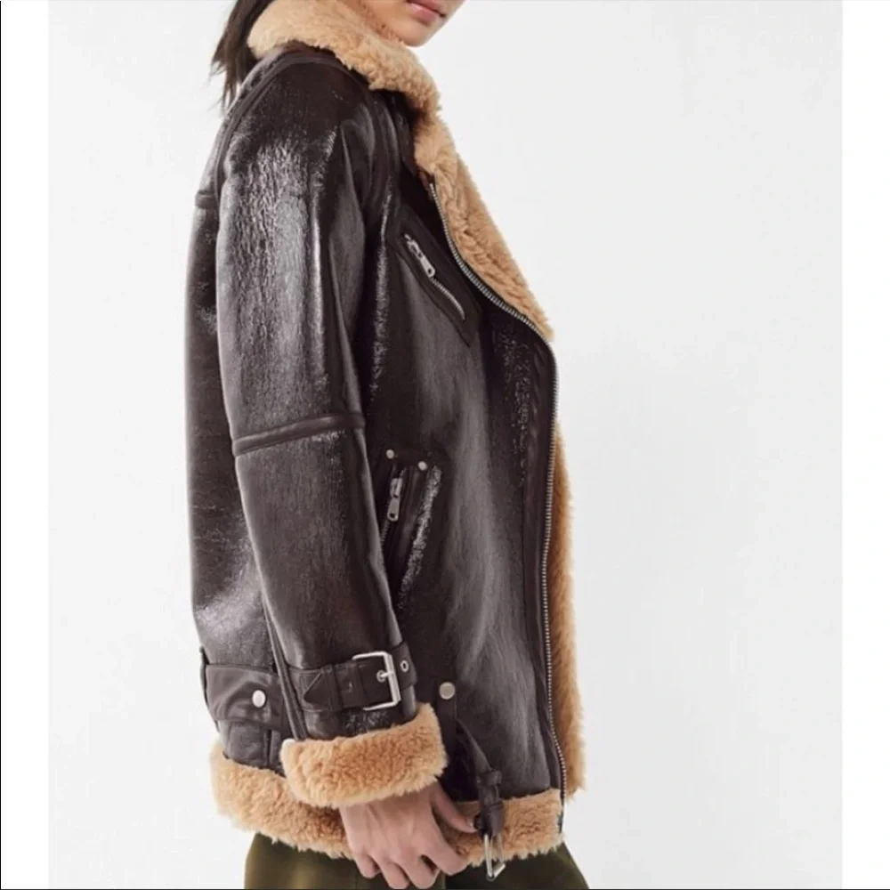 Avec Les Filles Patent Faux Sherpa Oversized Coat - Picture 2 of 12